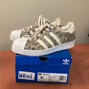Adidas Superstar W Snake Pattern Sneakers - Beige and White Women’s Size: 6.5